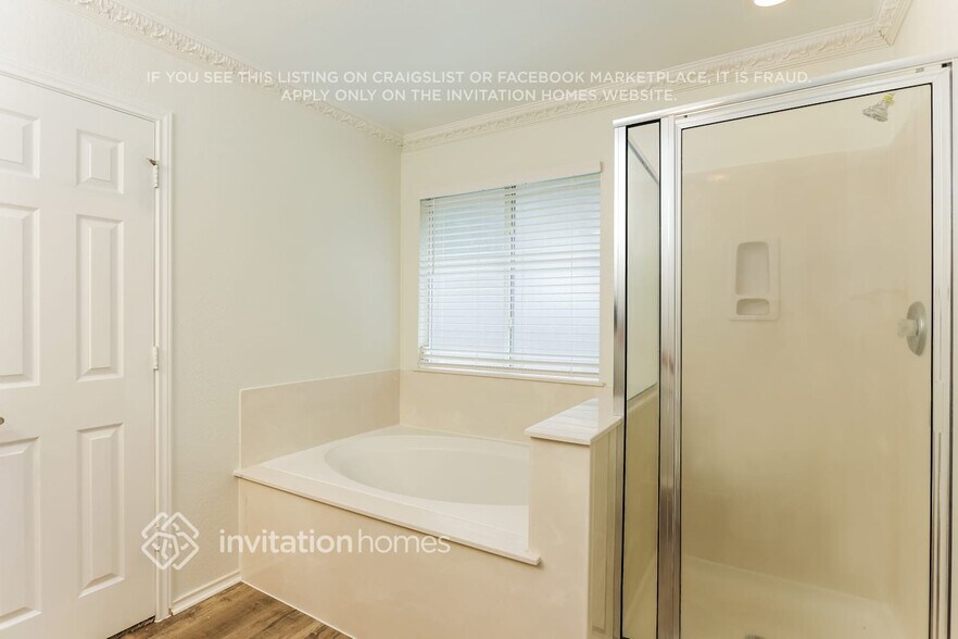 Building Photo - 8522 Silver Brush