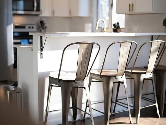 Building Photo - 262 Woodhill Rd