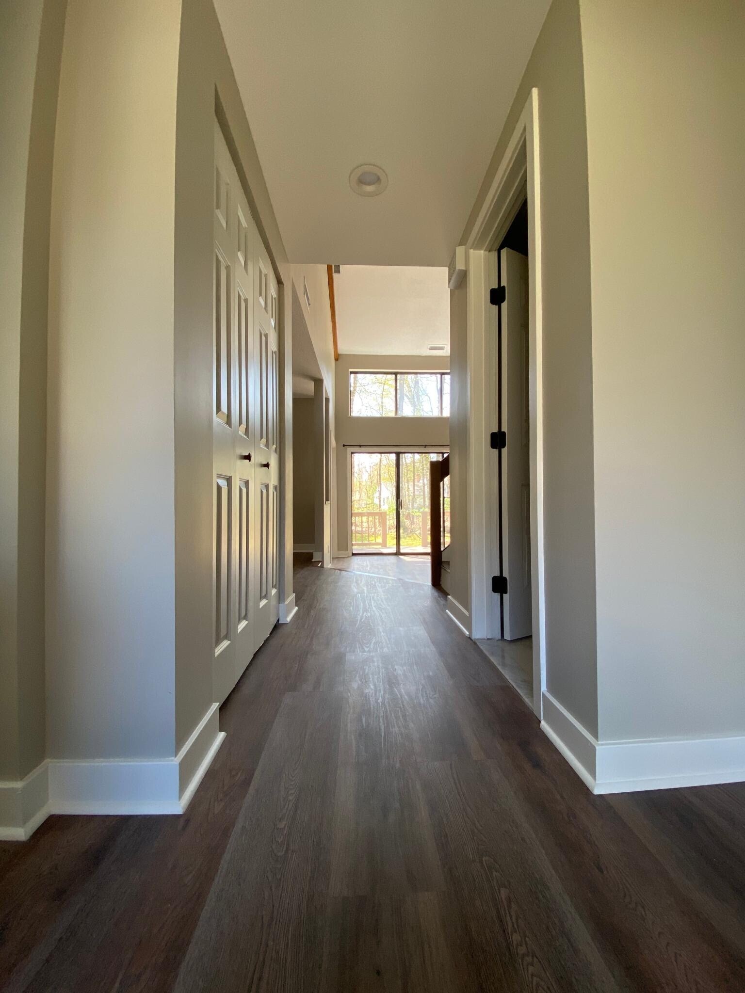 Building Photo - 40 Farmington Chase Cres