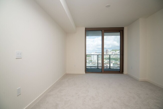 Building Photo - SKY ALA MOANA ONE BEDROOM AVAILABLE NOW