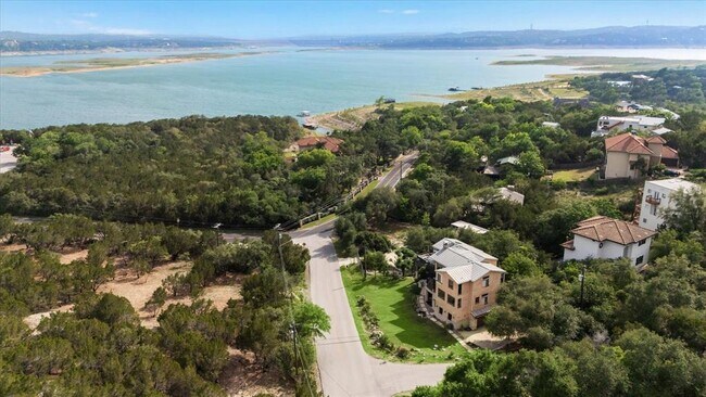 Primary Photo - 13801 Lakeview Dr