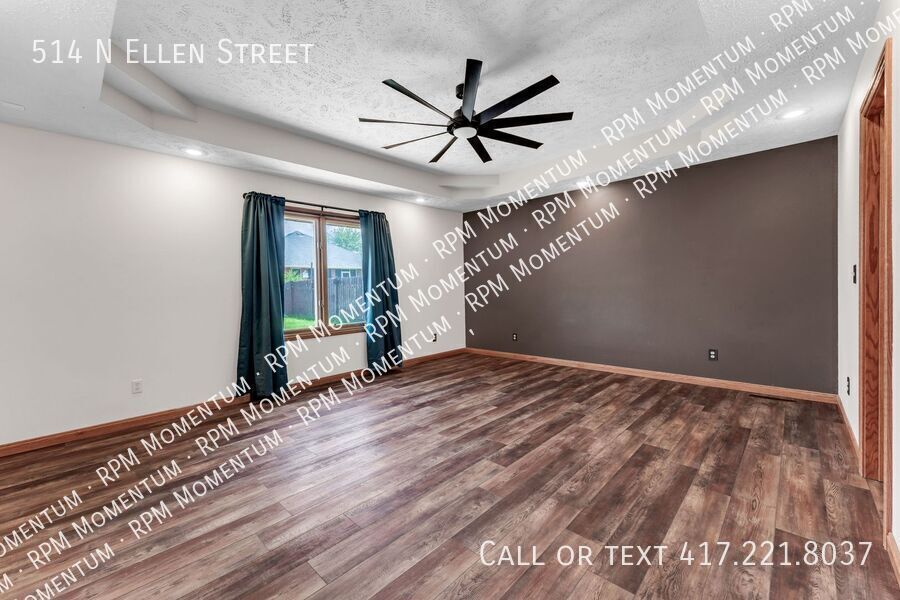 Building Photo - 514 N Ellen St