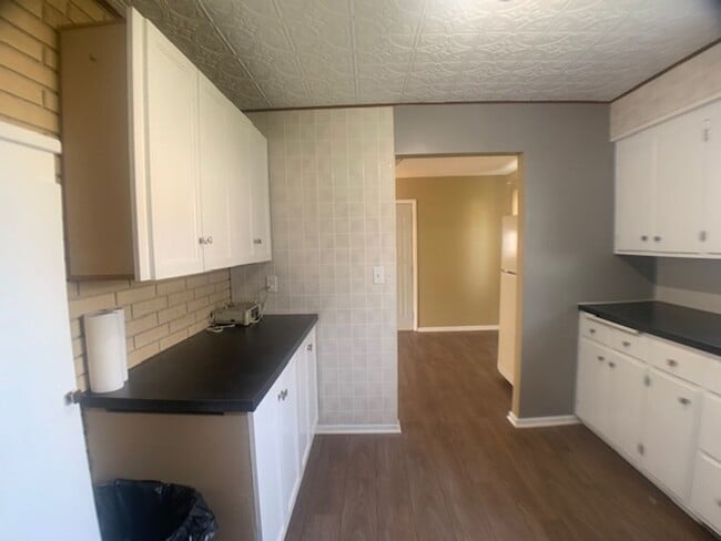 Building Photo - Huge yard! Updated appliances and more!