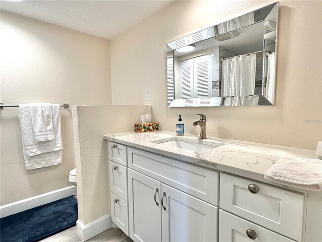 Building Photo - 855 Bayway Blvd