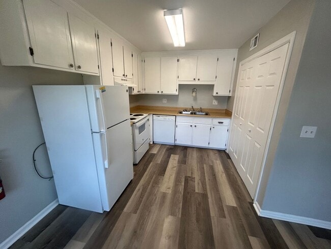 Building Photo - 925-6 Glenn Street, West Columbia, SC 29169