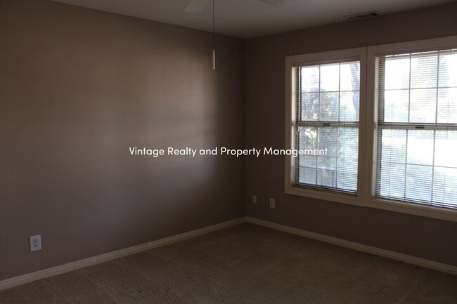 Building Photo - Top Of The Line Big 2/3 Bedroom Single Story Home Ready to Go!!!