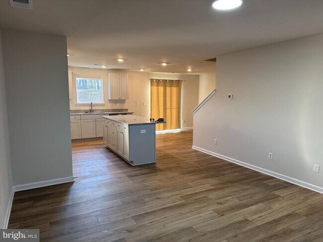 Building Photo - 657 R Wilson Lp