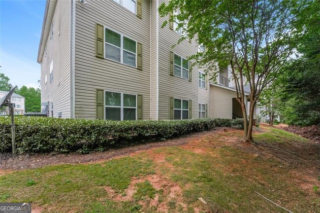 Building Photo - 12201 Fairington Ridge Cir