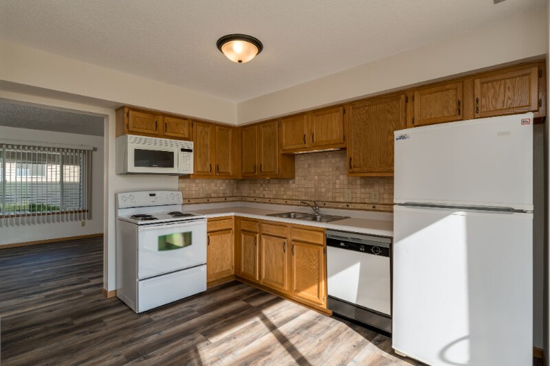 Building Photo - 619 Burton Ln