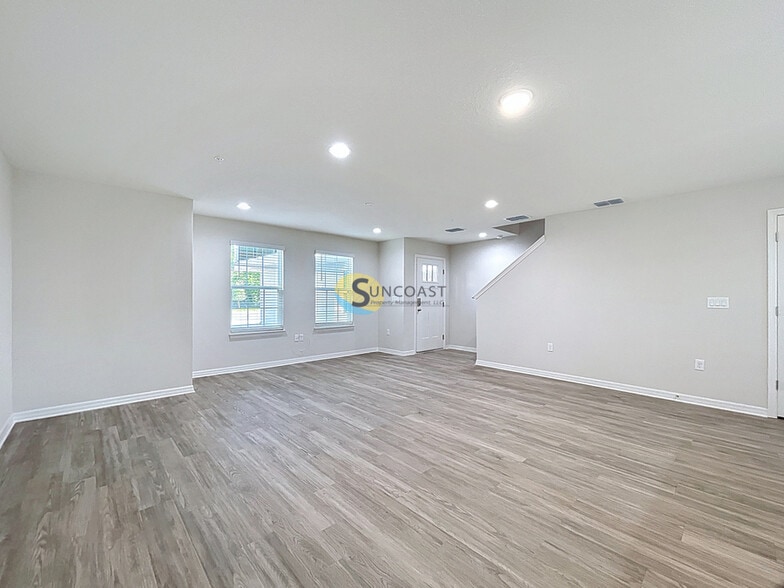 Building Photo - 3821 SW 43rd Ct