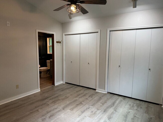 Building Photo - Lovely Single Level Rambler with Custom Finishes and Pet Friendly!