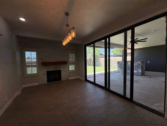 Building Photo - Home for rent in Socorro