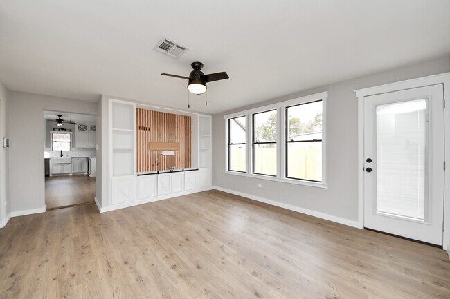 Building Photo - 1507 Brooks Ave