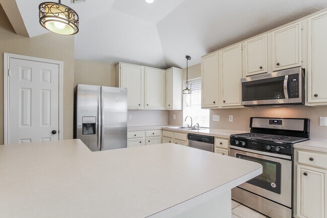 Building Photo - 18703 Singing Woods Dr