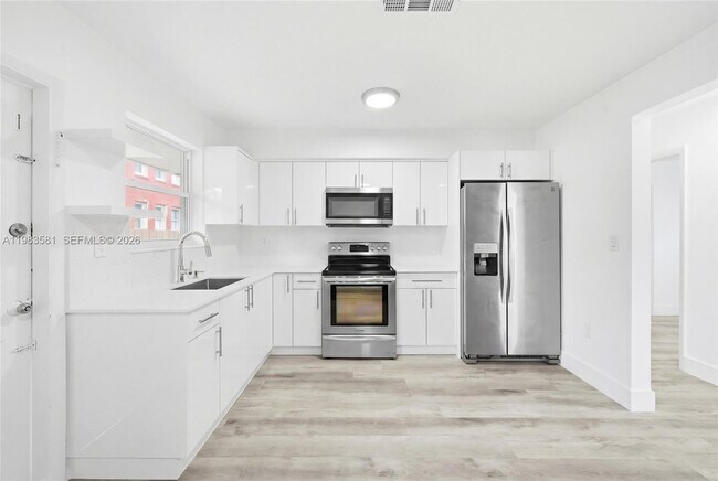 Building Photo - 1781 SW 13th St