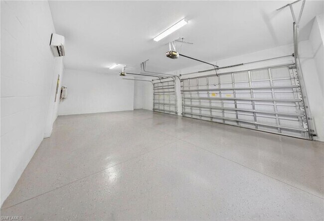 Building Photo - 14930 Blue Bay Cir