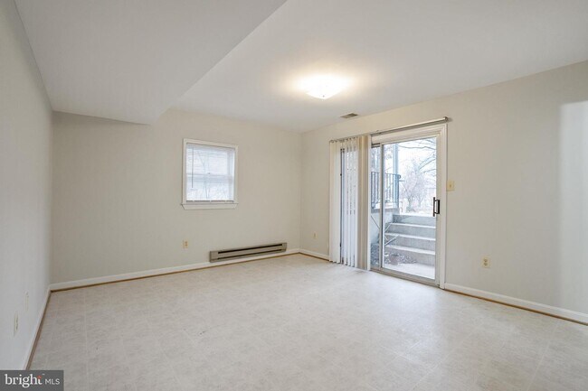 Building Photo - 8729 36th Ave