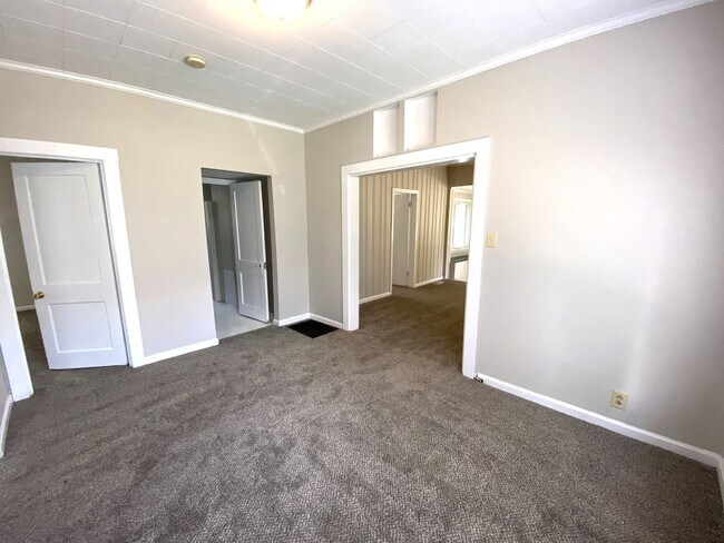 Building Photo - Kenwick Bungalow            20260620