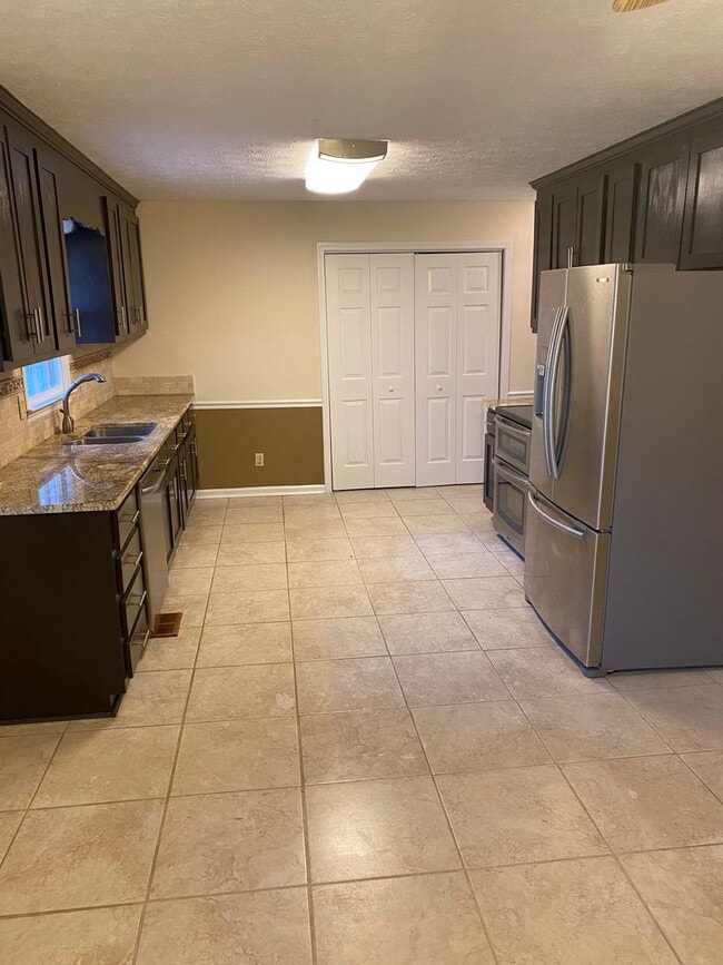 Building Photo - Watkinsville Gem! Cul-de-Sac + Creek Frontage in Cedar Hills