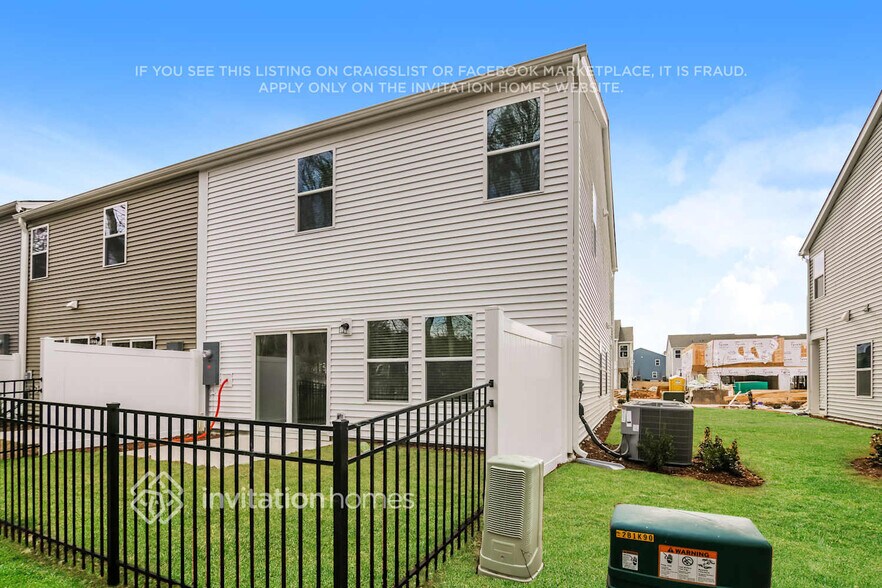 Building Photo - 840 Hilton Pk Lp