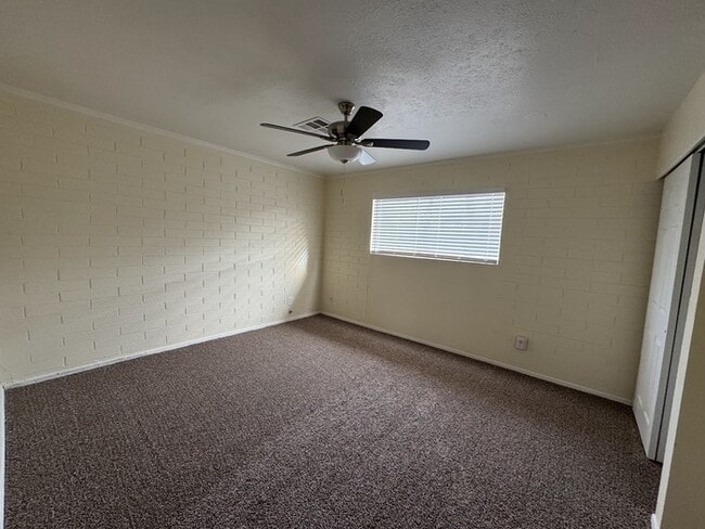 Building Photo - 5517 W Roma Ave