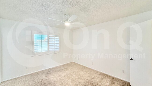 Building Photo - 8960 W Royal Palm Rd