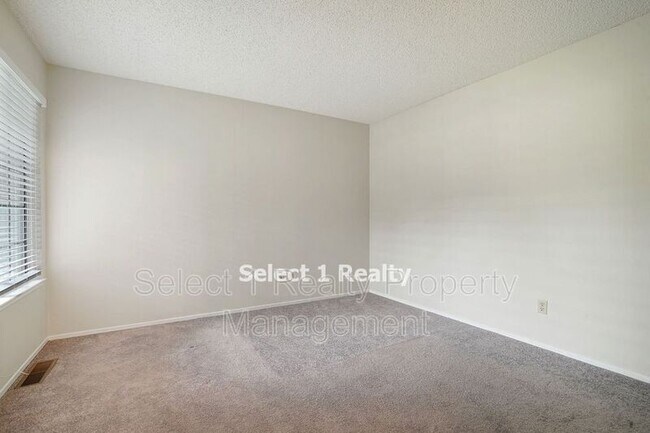 Building Photo - 546 La Corso Dr