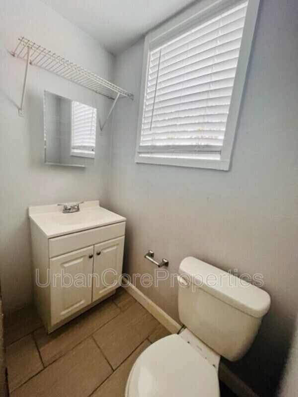 Building Photo - 419 4th St N