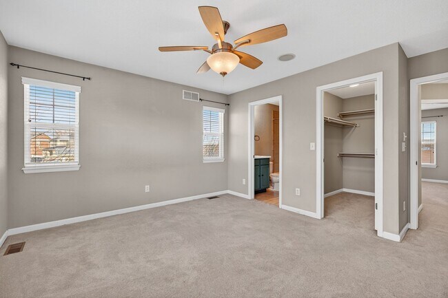 Building Photo - Amazing 3 bedroom home