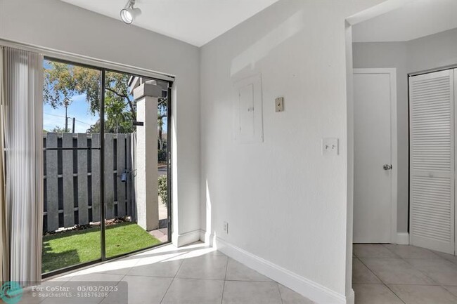 Building Photo - 3395 Carambola Cir