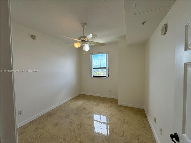 Building Photo - 8390 SW 72nd Ave