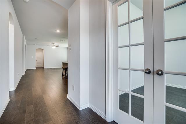 Building Photo - 1224 W Yarrow Ave