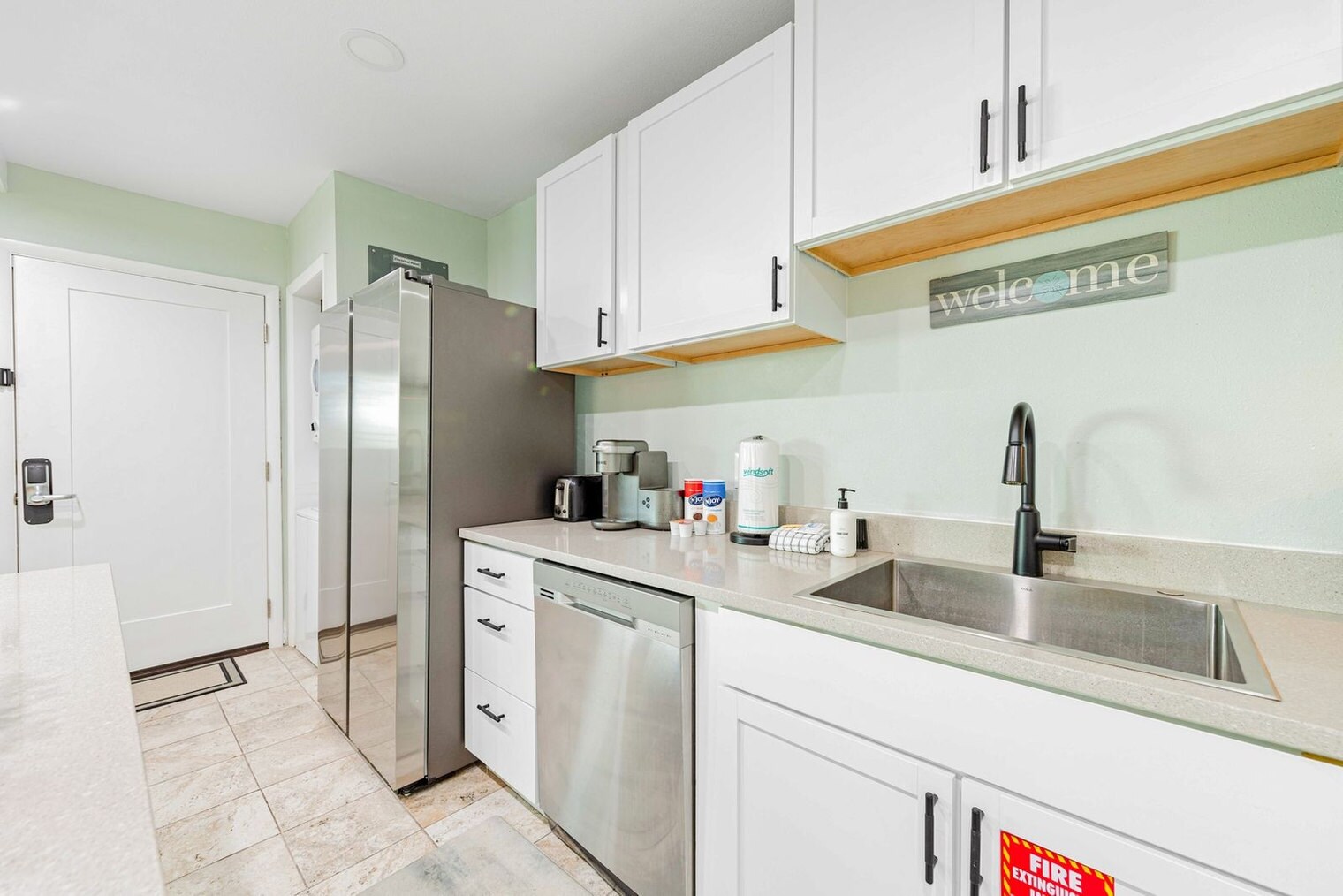 Building Photo - 306 Barracuda Ave