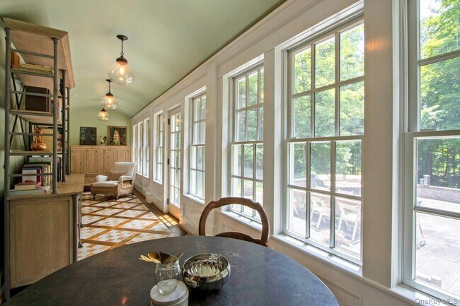 Building Photo - 314 Haverstraw Rd