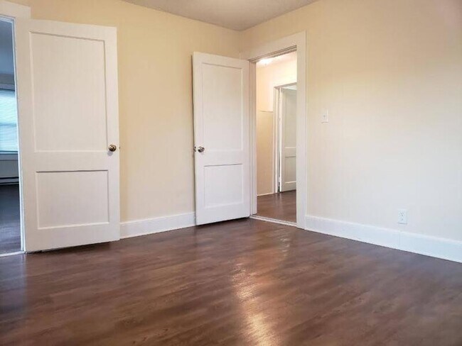 Building Photo - 218 Marshall St