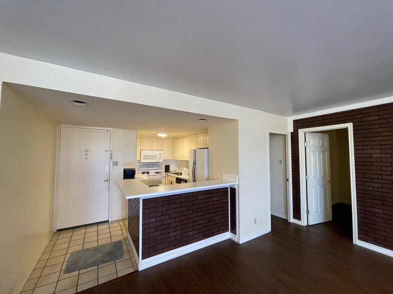 Building Photo - 7520 Hornwood Dr