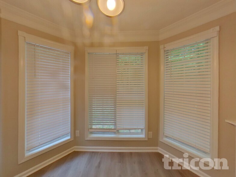 Building Photo - 4298 Abram Dr