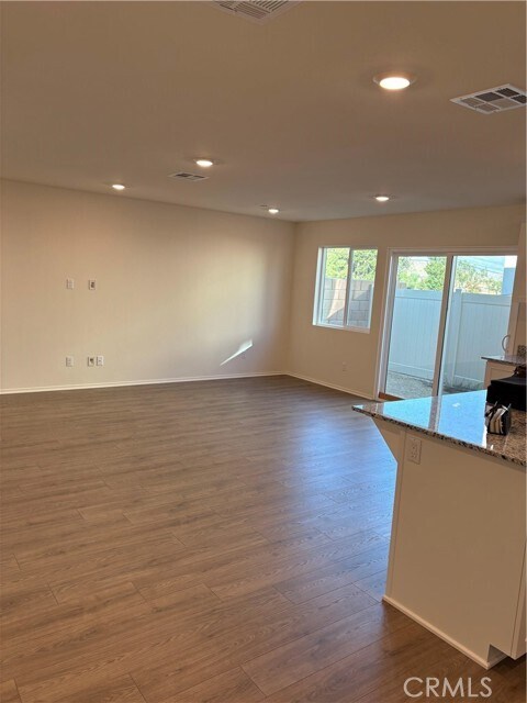 Building Photo - 14008 Shayna St