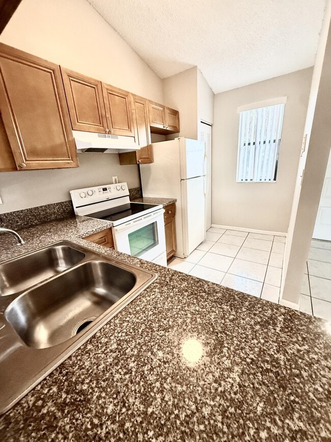 Building Photo - 11632 NW 23rd Ct