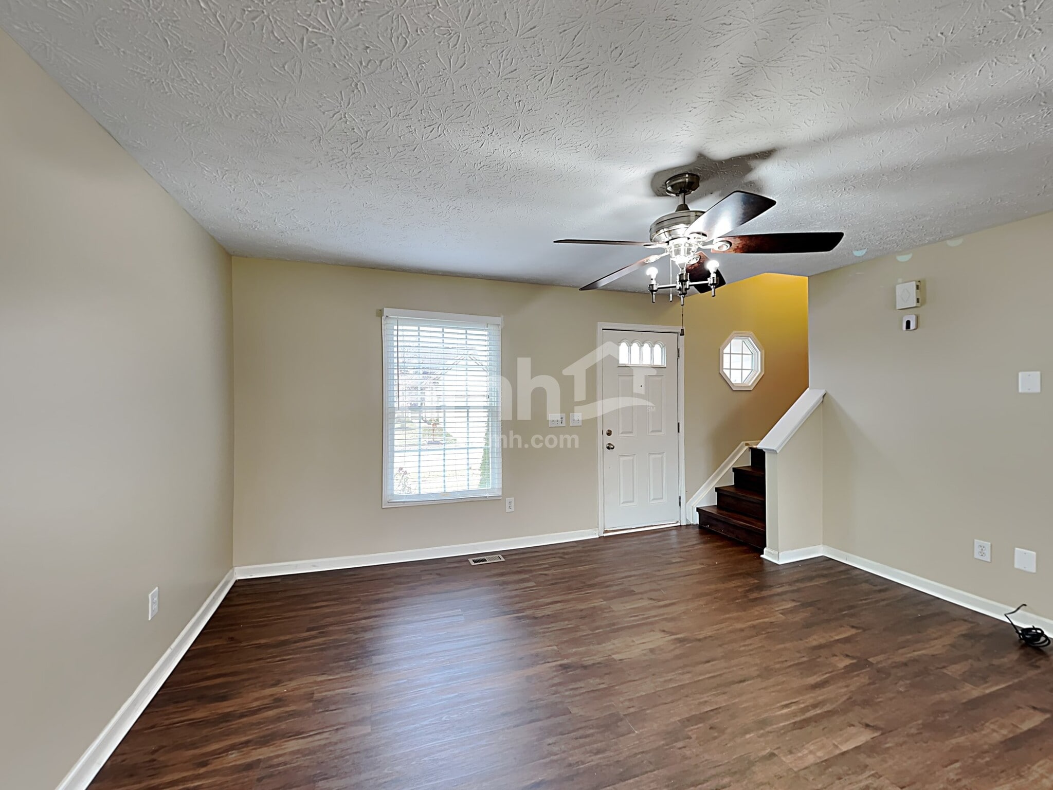 Building Photo - 1216 Walker Springs Dr
