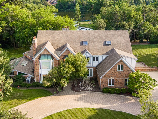 Primary Photo - 22199 W Thornridge Dr