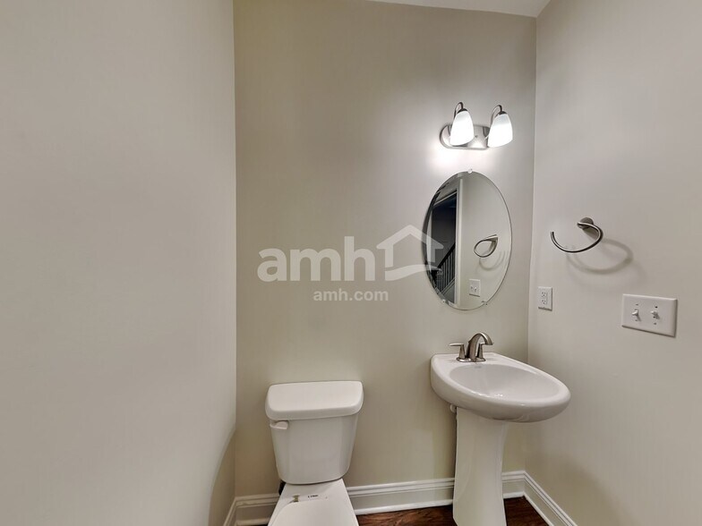 Building Photo - 363 Macroom Ct