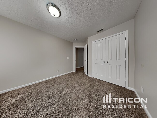 Building Photo - 8140 Carina Dr