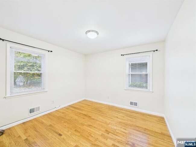 Building Photo - 114 Ackerman Ave