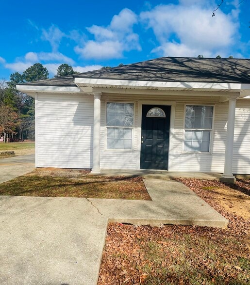 Primary Photo - 126 Peavine Rd
