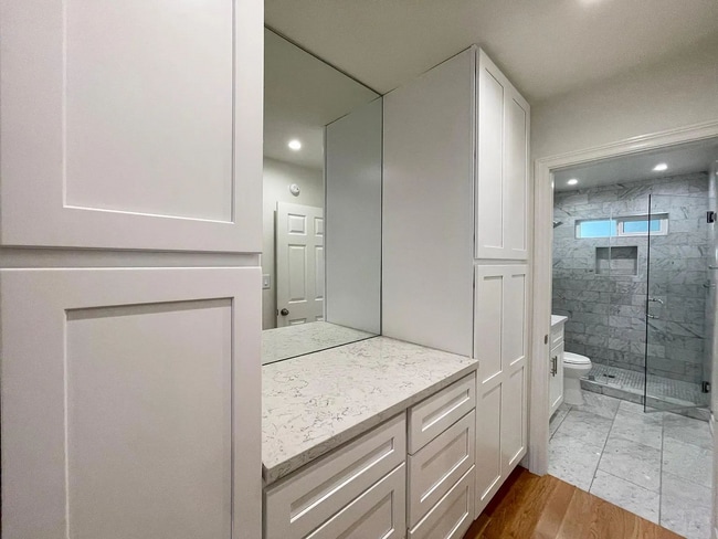 Building Photo - You will not want to miss out on this oppo...