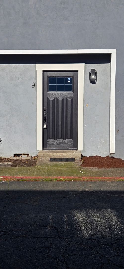 Building Photo - NOW $2,499 (Was $2,599) + $500 OFF First Month if You Move in by April 1!