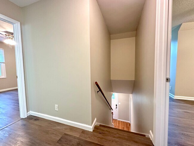 Building Photo - Stunning Single-Family Home with Plenty of...