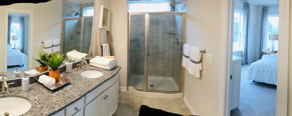 Masterbath - 4727 Cherokee St