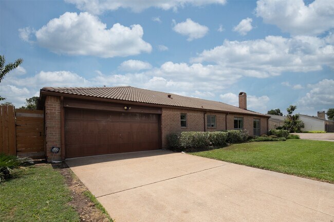 Building Photo - 14107 Woodnook Dr